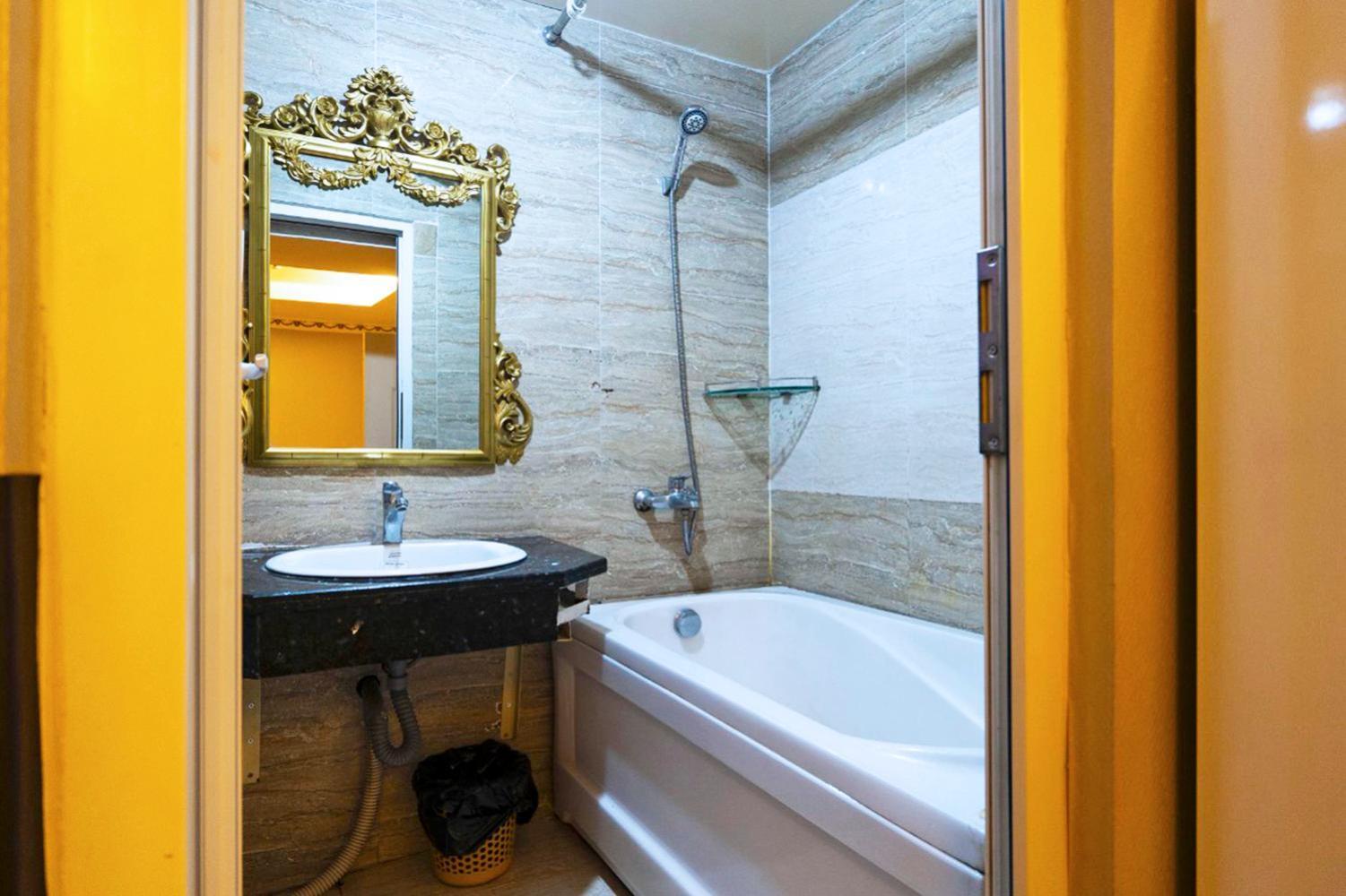 Khách sạn Grad Crowne Bui Vien TP. Hồ Chí Minh