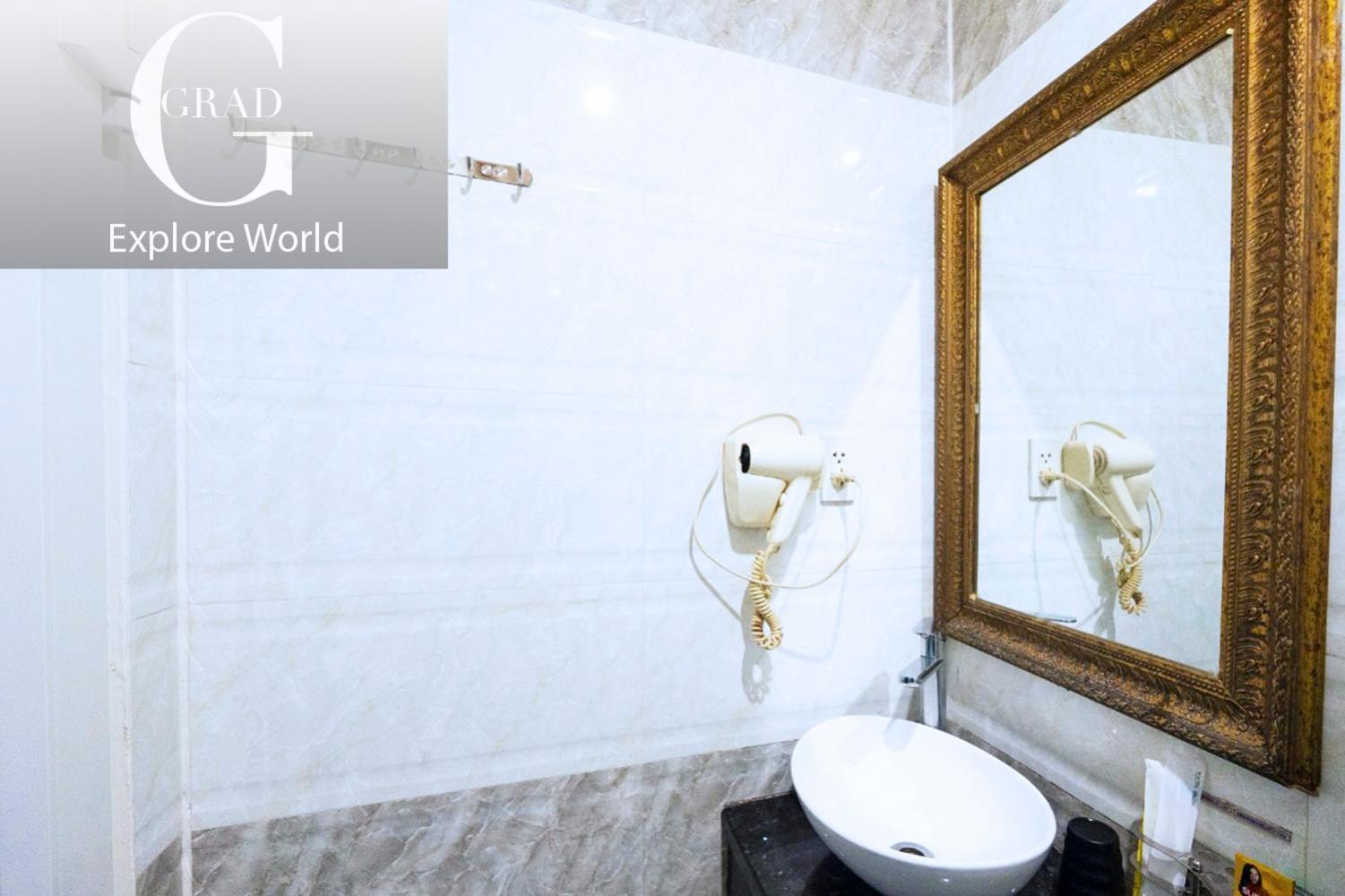 Khách sạn Grad Crowne Bui Vien